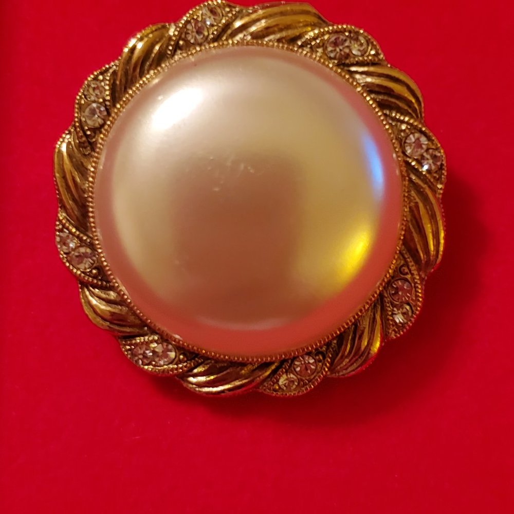 1928 Pearl Cabochon Brooch - Picture 2 of 5